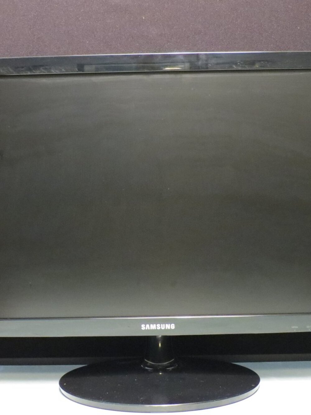 Samsung SyncMaster S24B300EL 24-inch LED Monitor 1080p HD with HDMI Adapter